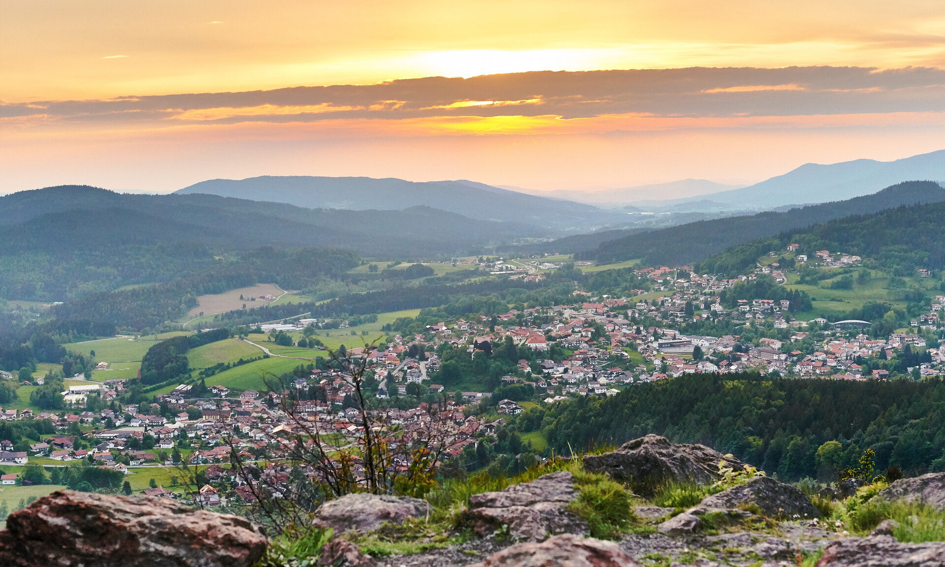 Ein toller Ausblick über da schöne Bodenmais im Bayerischen Wald.